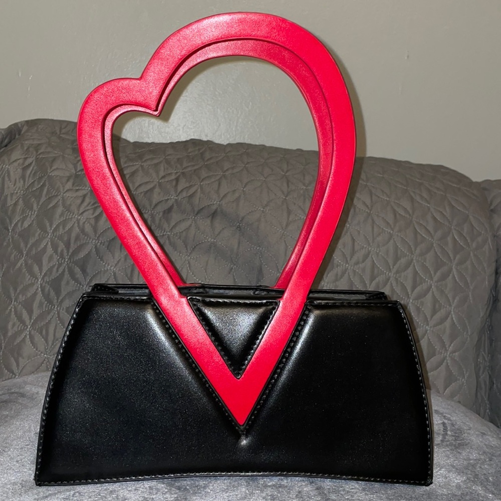 Gorgeous Heart Shape Handle Handbag